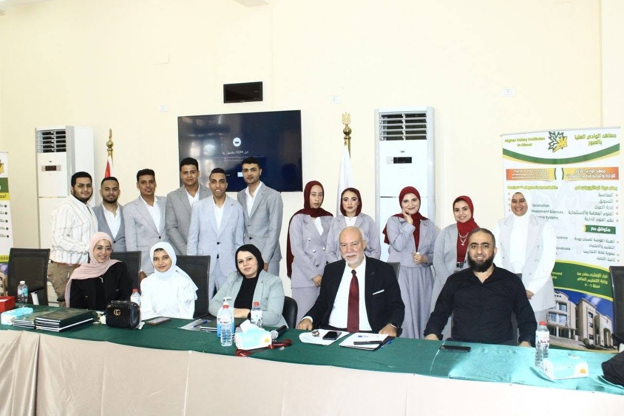 جانب من مناقشات مشروعات التخرج للعام الجامعى 2025-2026